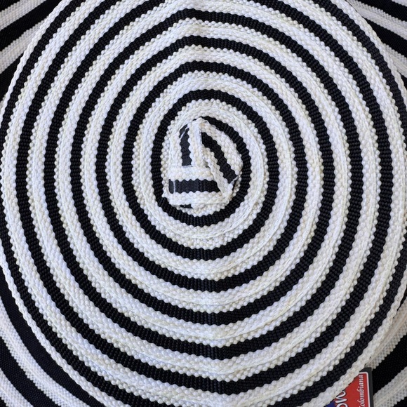 Black and White Striped unisex Hat, Colombian Vueltiao Hat - Picture 3 of 7